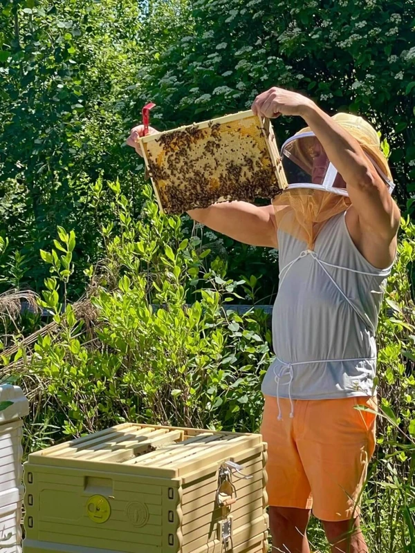 bee keeper